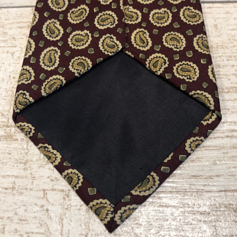 Vintage Burberry of London 100% Silk Tie- Burgundy Paisley Print - Picture 5 of 6